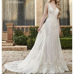 Elegant White Wedding Dress